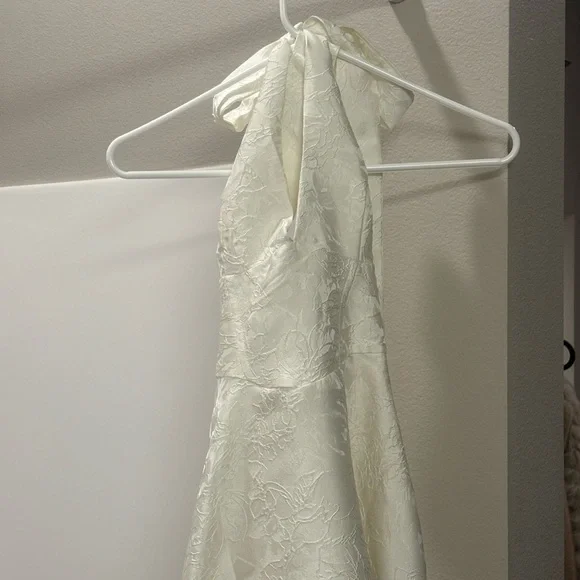 Cider Ivory Jacquard Halter V-Neck Midi Dress - Picture 11 of 15